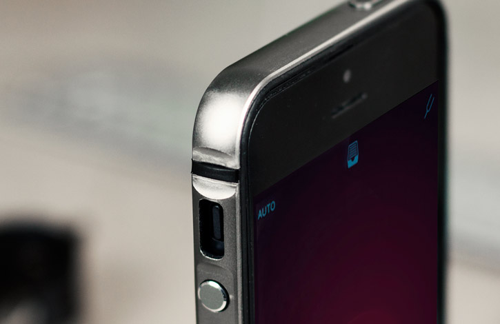 Bumper iPhone SE X-Doria Bump Gear Plus Aluminium – Gris Espace vue sur touches