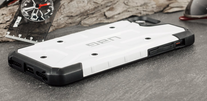 UAG Pathfinder iPhone 8 / 7 Rugged Case - White / Black
