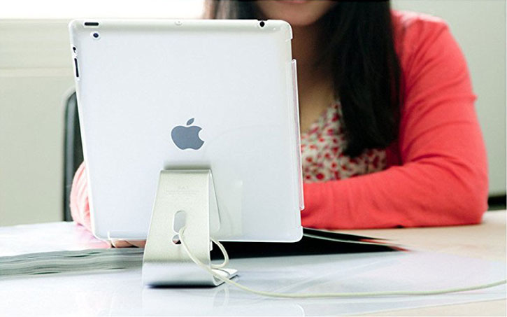 Support bureau universel en métal pour smartphone et tablette – Argent