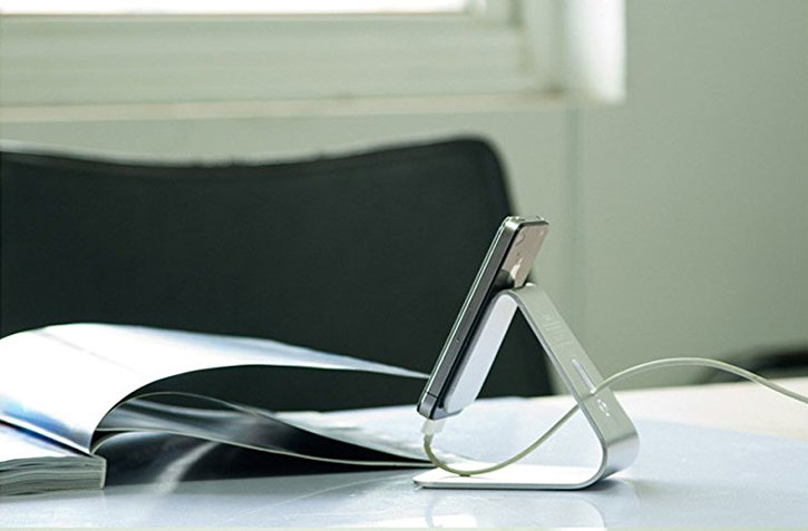 Support bureau universel en métal pour smartphone et tablette – Argent
