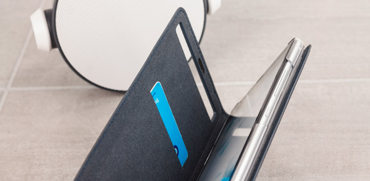 Housse Officielle HTC U Ultra avec rabat en cuir – Bleue foncée vue sur touches