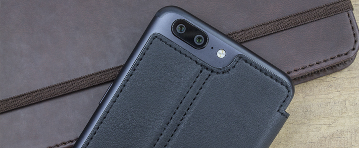 Housse OnePlus 5 Olixar Slim Portefeuille Cuir Véritable - Noire vue sur appareil photo