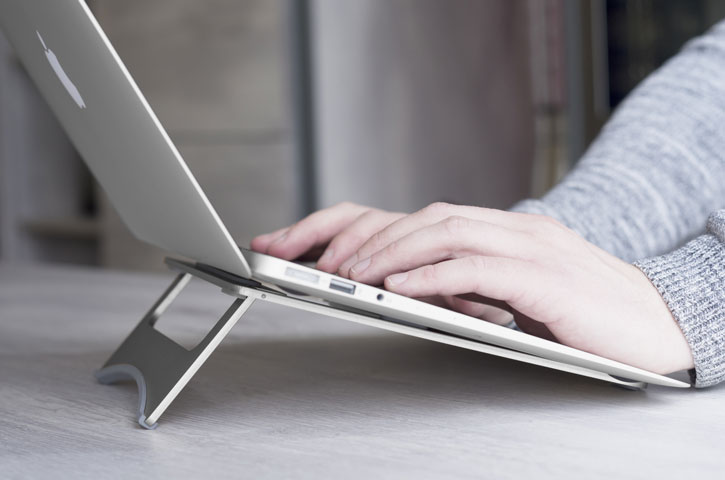 Desire2 Anywhere Portable Laptop Riser Stand - Silver