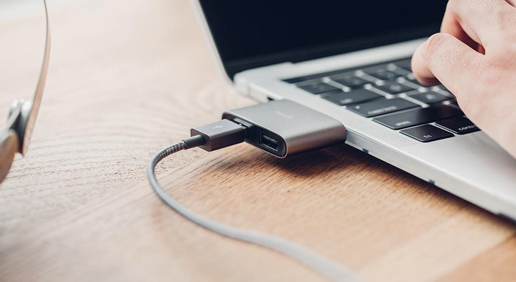 Moshi USB-C To Dual USB-A Adapter - Grey