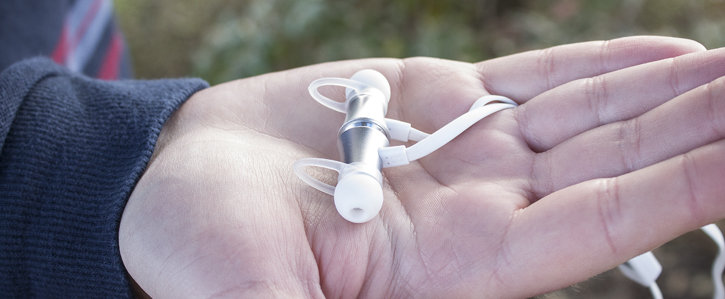 Plug 'N' Go Wireless Bluetooth Earphones with Mic - White / Silver