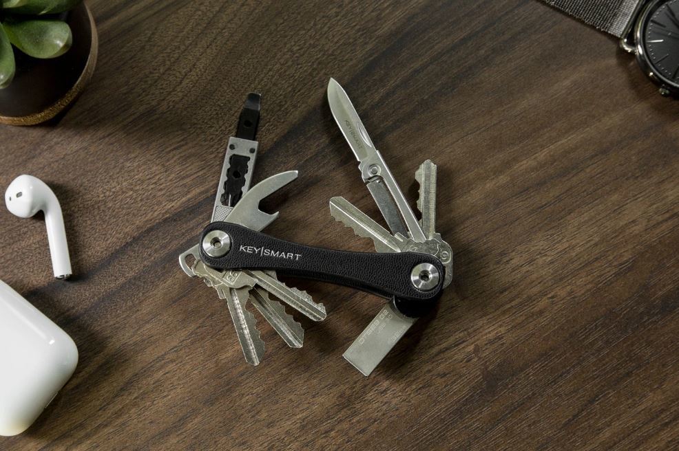 compact key holder for many keys