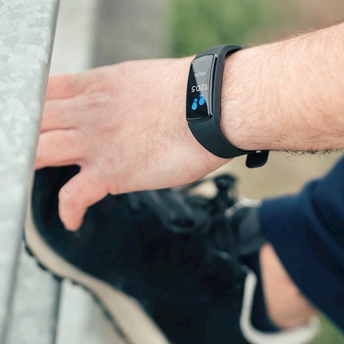 Alltid Fitness Tracker og pulsklokke Armbånd - Svart