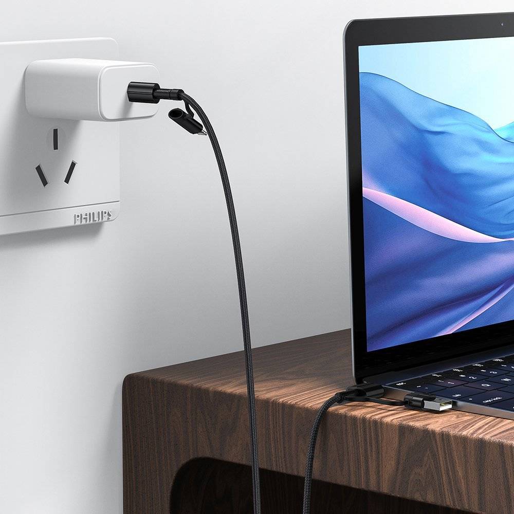 Joyroom 4 in 1 charger. Showing product charge laptop